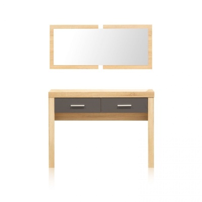 Mesa de madeira clara com gavetas cinza escuro e espelho retangular com moldura de madeira