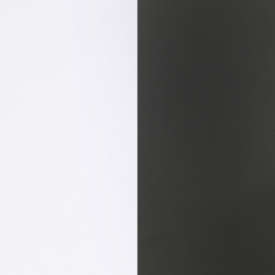 Metade esquerda branca e metade direita preta, ambas lisas