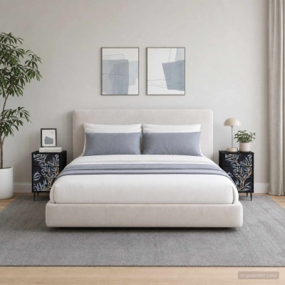 Quarto com cama estofada bege, almofadas cinza, mesas de cabeceira pretas com padrão floral e plantas