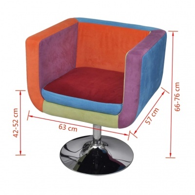Cadeira giratória colorida com base metálica cromada e estofos multicolor