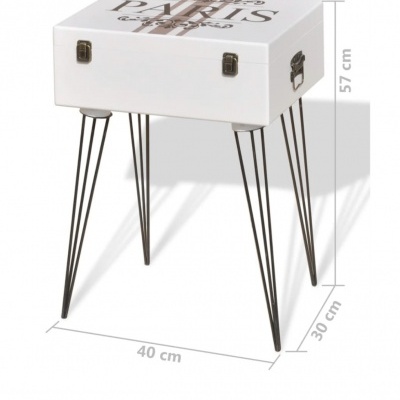 Mesa pequena com tampo tipo mala branca com texto PARIS e pernas metálicas pretas