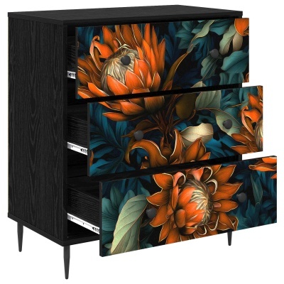 Cómoda preta com padrão floral colorido nas gavetas.