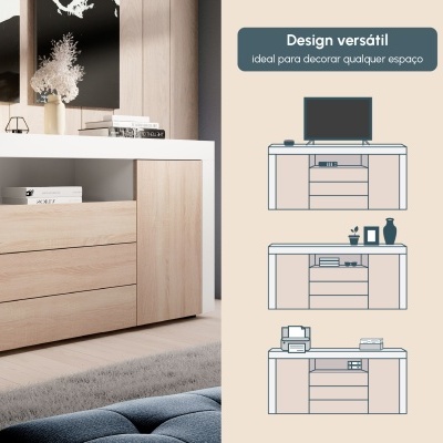 Móvel TV branco e madeira clara com decoração e arte abstrata