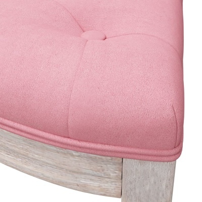 Assento estofado rosa com apoio de madeira clara