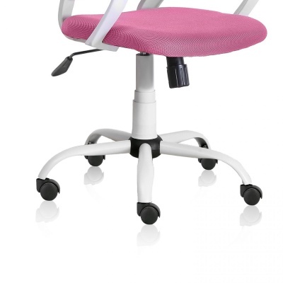 Cadeira de escritório branca com assento rosa e rodas pretas
