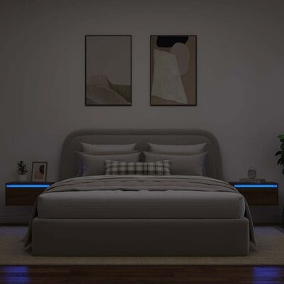 Quarto moderno com cama cinza e mesas de cabeceira com luz azul