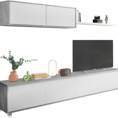 Móvel de TV branco com armário suspenso cinzento e prateleira decorativa com objetos