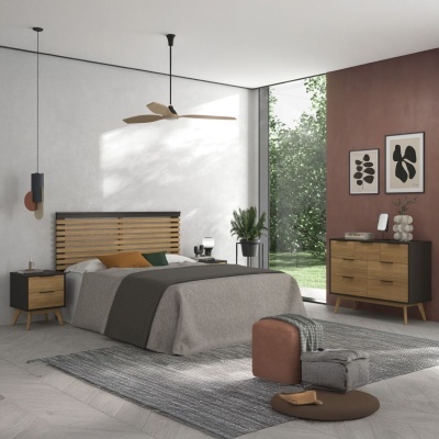 Quarto moderno com mobília em madeira, colcha cinza e pufe castanho