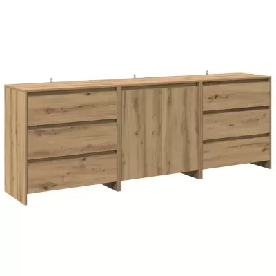 Cómoda de madeira clara com seis gavetas e duas portas centrais.