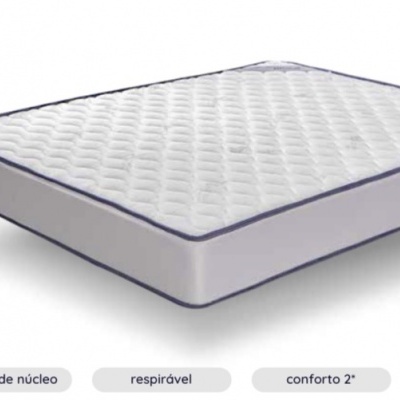 Colchão branco com padrão acolchoado e etiqueta vermelha 'MUSE'