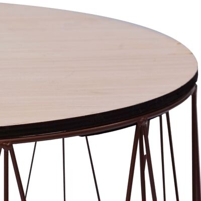 Mesa redonda com tampo de madeira clara e base metálica escura
