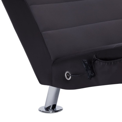 Sofá-cama preto com pernas cromadas e cabo elétrico