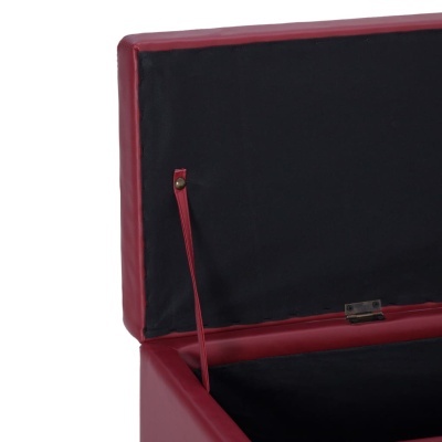 Interior de baú vermelho com forro preto e suporte de aba.