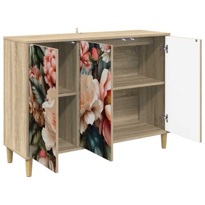 Móvel de madeira clara com portas florais e branca, interior com prateleiras