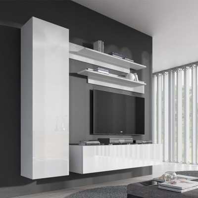 Móvel moderno branco para sala com televisão e prateleiras num fundo cinza e janela com cortinas