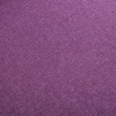 Tecido roxo de malha com textura lisa e uniforme