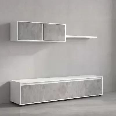 Móvel de sala branco com portas cinzentas texturizadas em cimento, com armário suspenso e móvel baixo