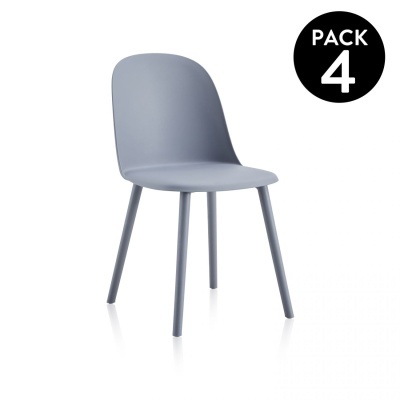 Cadeira azul claro com quatro pernas e selo PACK 4