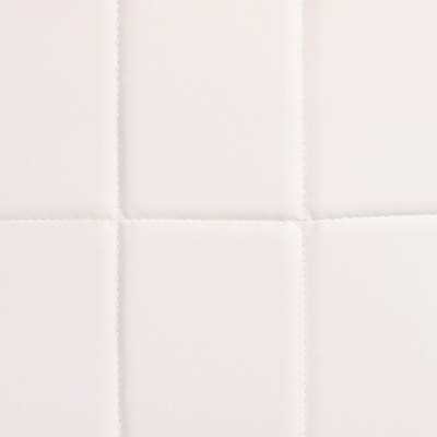 Superfície branca quadrada com padrão em grades e costuras