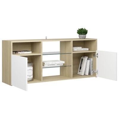 Móvel de madeira clara e portas brancas com prateleiras e decoração