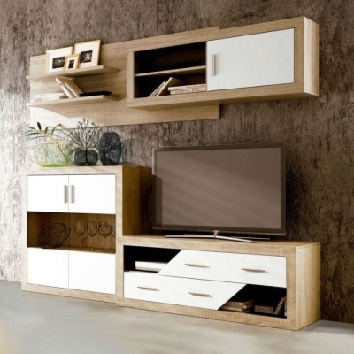 Conjunto de móveis para sala em madeira clara e branco com estante e suporte para TV