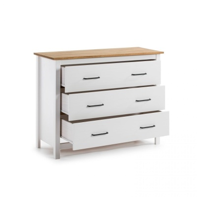 Cômoda branca com três gavetas e tampo em madeira clara