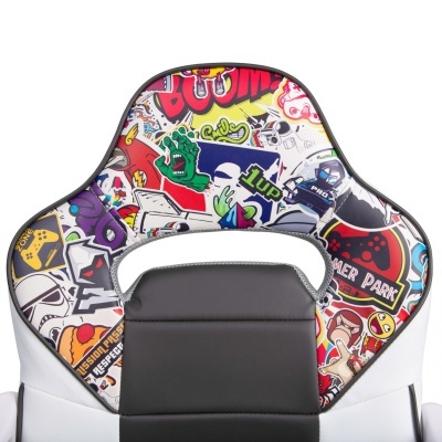 Encosto de cadeira gaming colorida com vários desenhos e textos