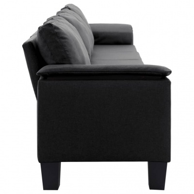 Sofá preto de tecido com almofadas e pernas em madeira vista de lado.