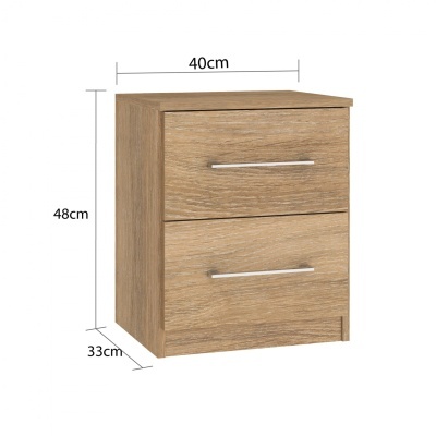 Móvel de madeira carvalho claro com duas gavetas e puxadores prateados