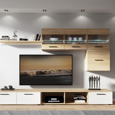 Móvel de sala moderno branco e madeira clara com televisão e decoração