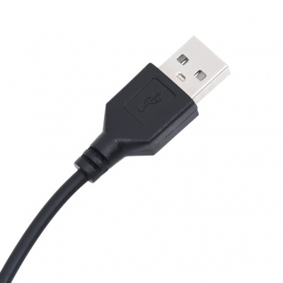 Cabo USB preto com conector tipo A prateado