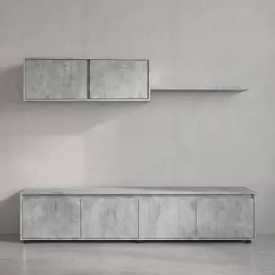 Conjunto de móveis de armazenamento cinza claro com armário baixo de quatro portas e armário superior com duas portas e prateleira