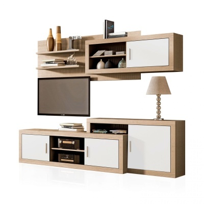 Conjunto de móveis de sala em madeira clara e branco com decoração