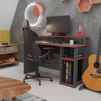 Mesa de computador com cadeira, monitor, guitarra e relógio na parede