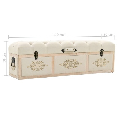 Banco baú de madeira clara com estofado branco e ornamentos dourados