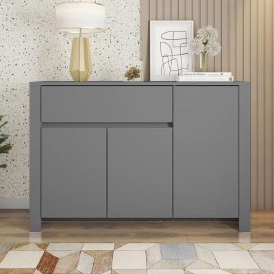 Móvel cinzento com quatro portas e gavetão, candeeiro, quadro e flores decorativas