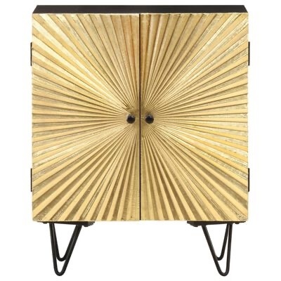 Armário com portas douradas texturizadas e pernas metálicas pretas