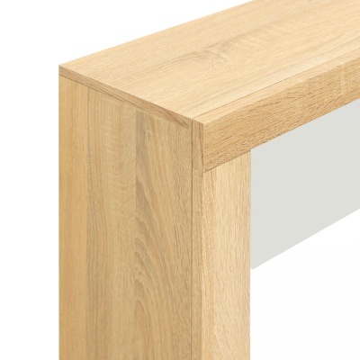 mesa de madeira clara com linhas retas