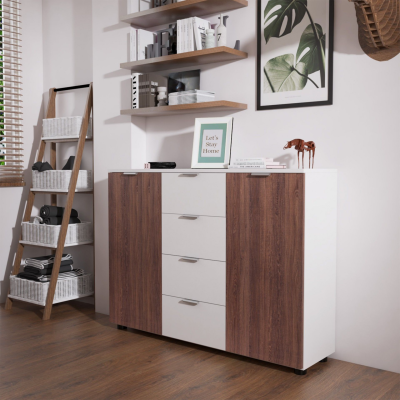 Aparador de madeira com gavetas brancas e portas castanhas, decorado numa sala moderna