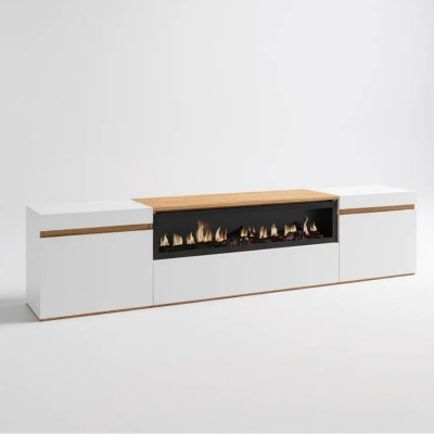 Móvel branco com lareira eléctrica embutida e tampo em madeira clara