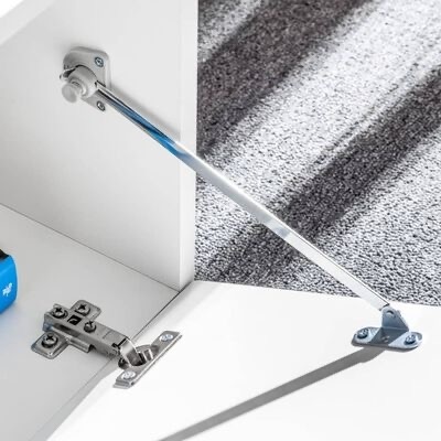 Sistema de abertura de porta de armário com suporte metálico branco