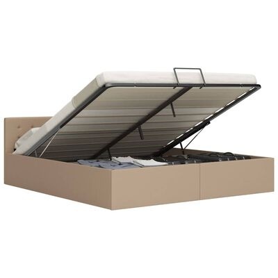 Cama estofada bege com colchão branco e arrumação por baixo com suporte metálico