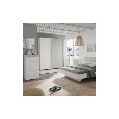 Quarto moderno com cama branca, cómoda branca, roupeiro branco e candeeiro em palha
