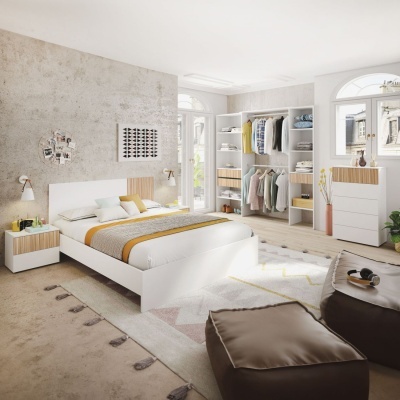 Quarto moderno com cama branca e detalhes em madeira, armário aberto com roupas, cómoda e tapete geométrico