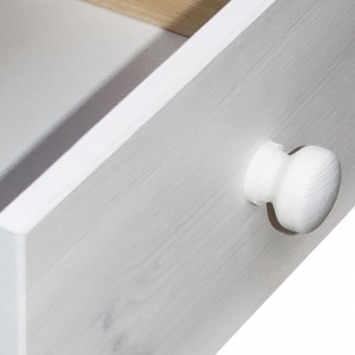 Gaveta branca com puxador redondo branco aberta