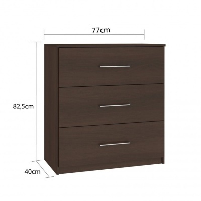 Cômoda de madeira castanha escura com três gavetas e puxadores metálicos