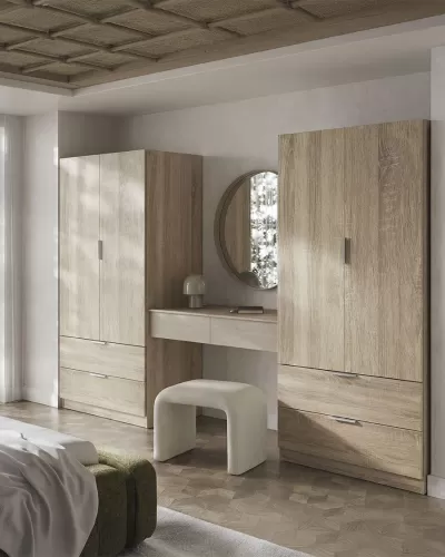 Móveis de quarto em madeira clara com armários, secretária, espelho redondo e banco estofado branco