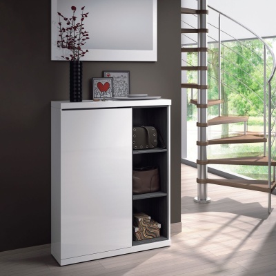 Móvel de arrumação branco com prateleiras e decoração interior