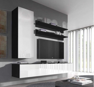 Móvel de sala de estar moderno com armários suspensos, estantes, televisão e janela com cortina vertical