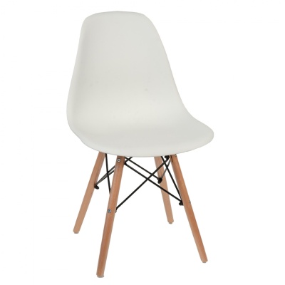 Cadeira branca com pernas de madeira clara e estrutura metálica preta.